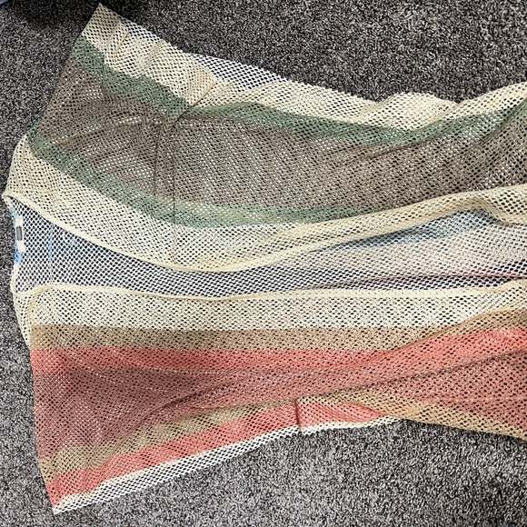 Gimmicks from Buckle Colorful Sheer Duster with White Top and Olive Shorts - Picture 4 of 7